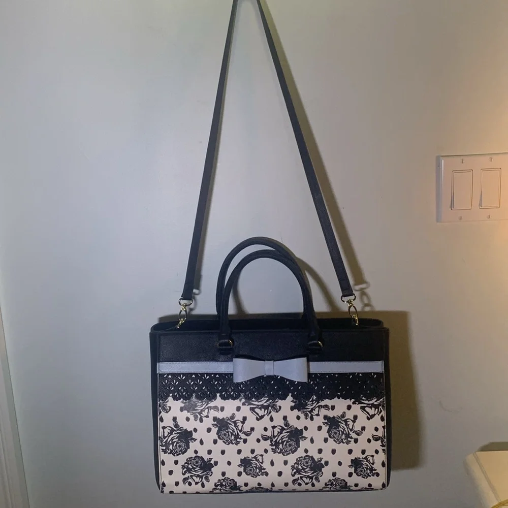 Betsey Johnson black & white with rose print and light blue bow trim - Picture 10 of 10